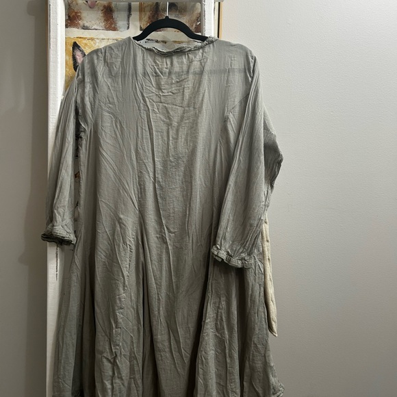 Green Ruffled Duster - Picture 2 of 4